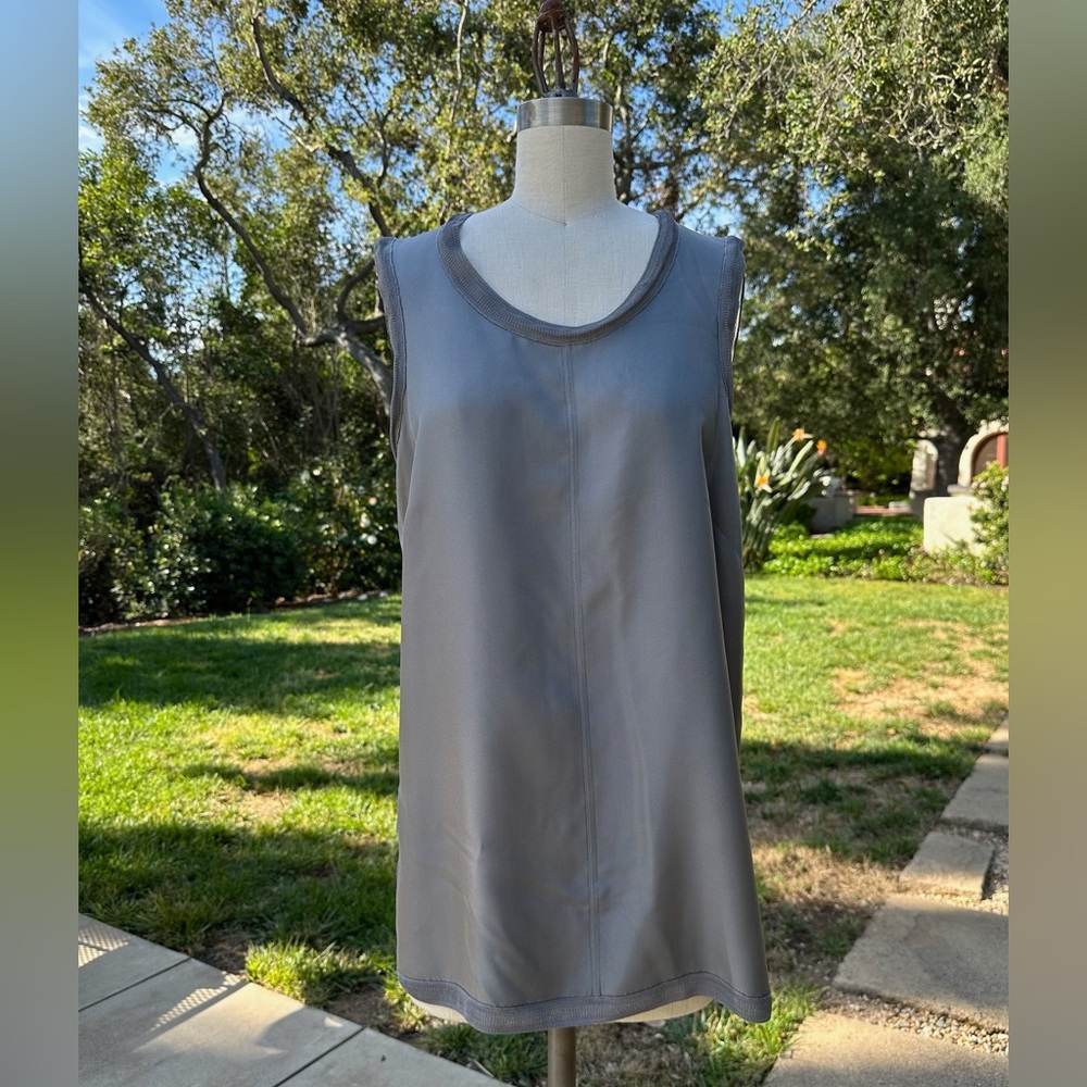 E3 by Etcetera sleeveless silk tank top - size 10